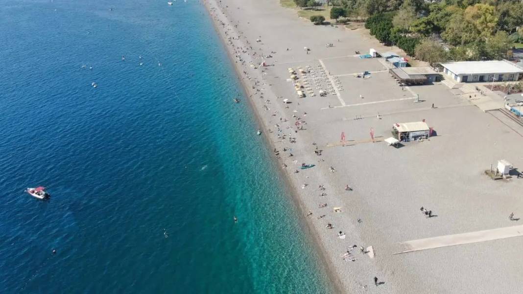 Türkiye Üşürken Antalya Güneşleniyor: Hava 26, Deniz 25 Derece! 7